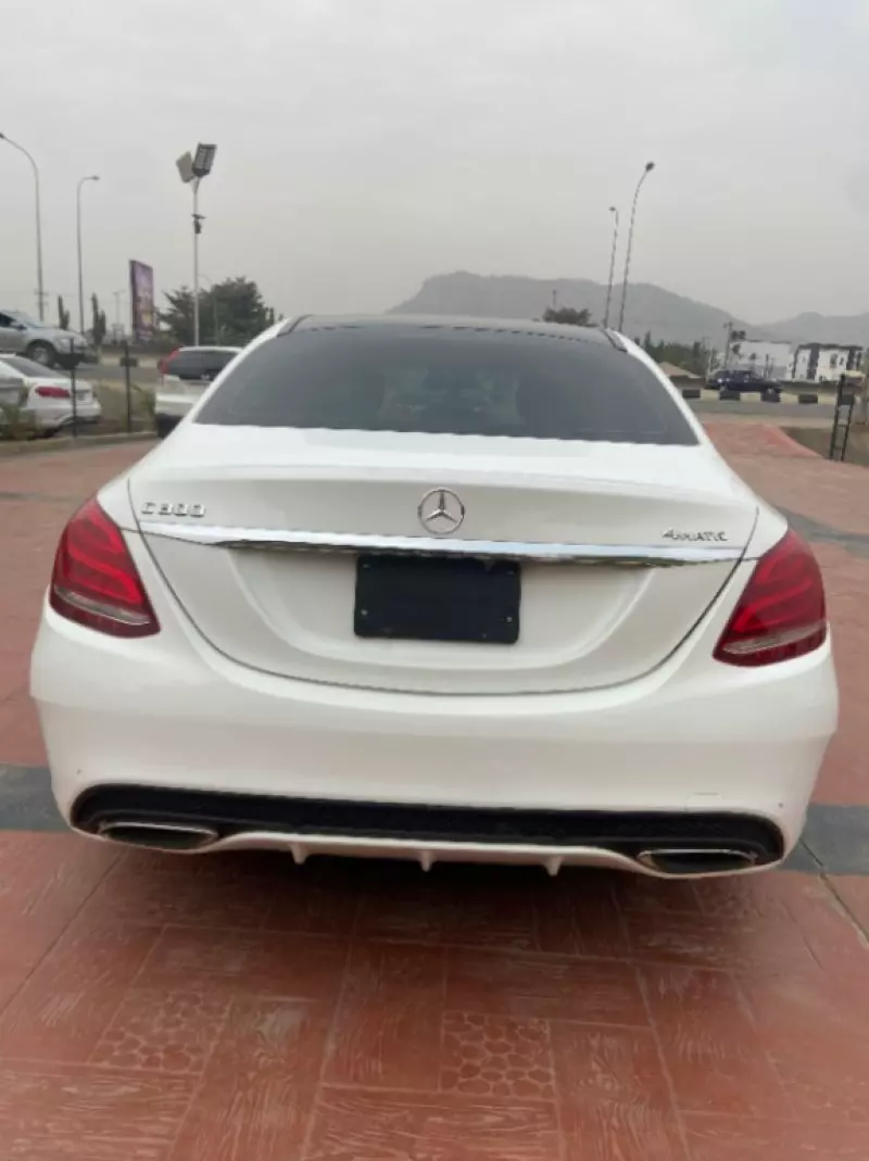 Mercedes-Benz C 300   - 2015