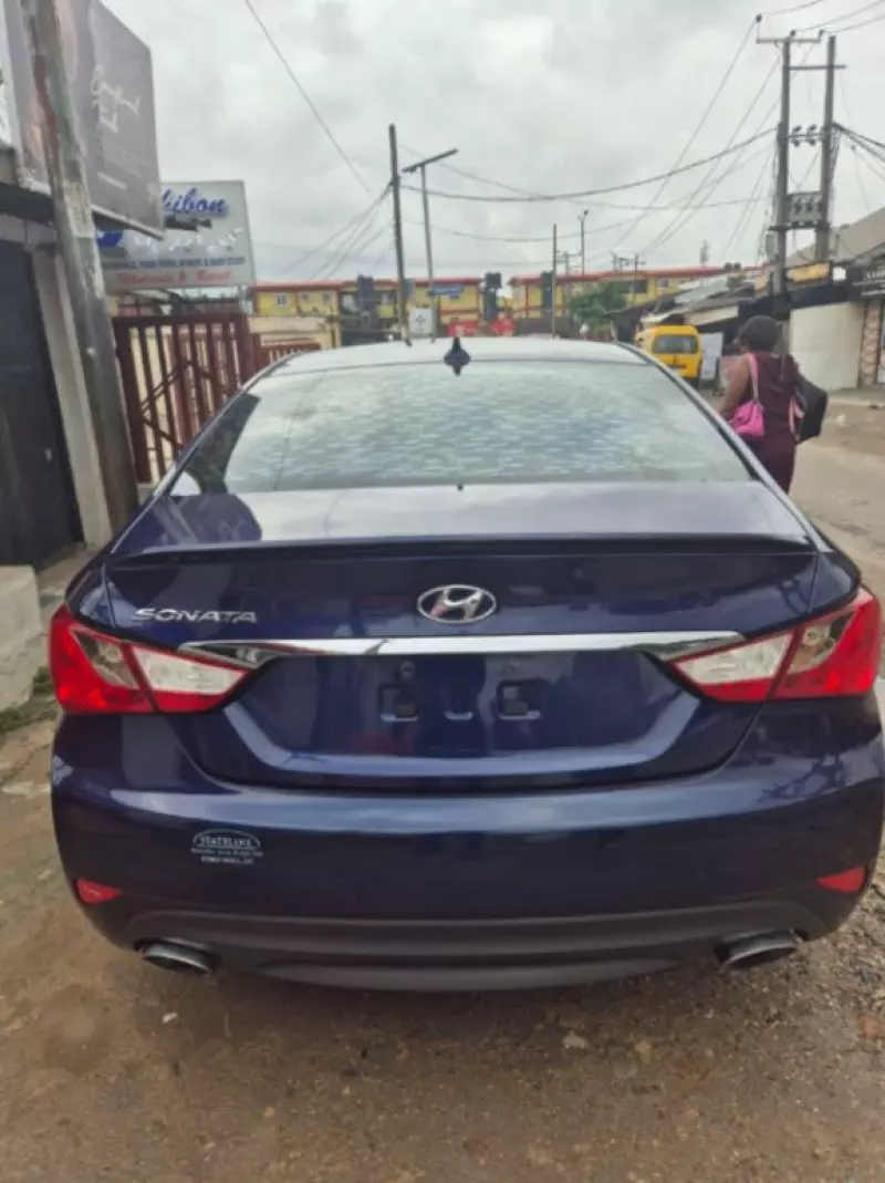 Hyundai Sonata   - 2014