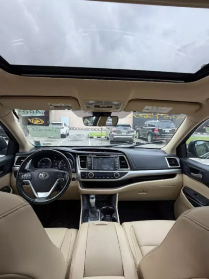 Toyota Highlander   - 2017
