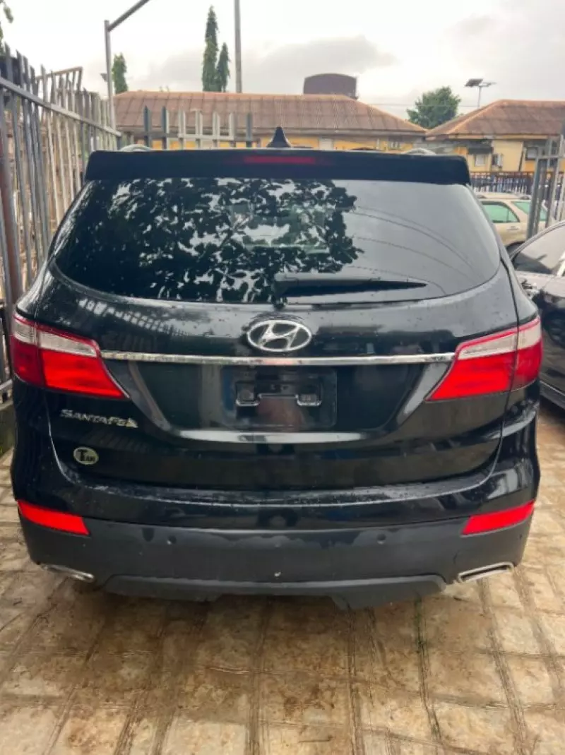 Hyundai Santa Fe   - 2014