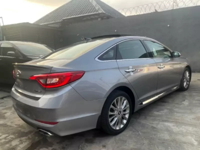 Hyundai Sonata   - 2016