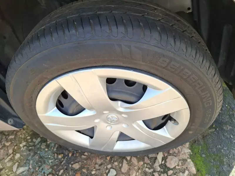 Toyota Ractis   - 2012