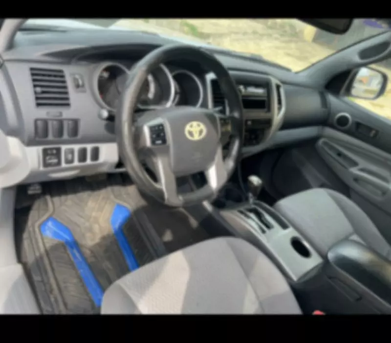 Toyota Tacoma   - 2011