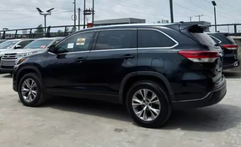 Toyota Highlander   - 2015