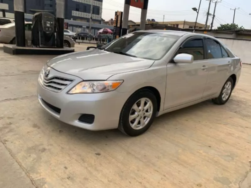 TOYOTA Camry   - 2011