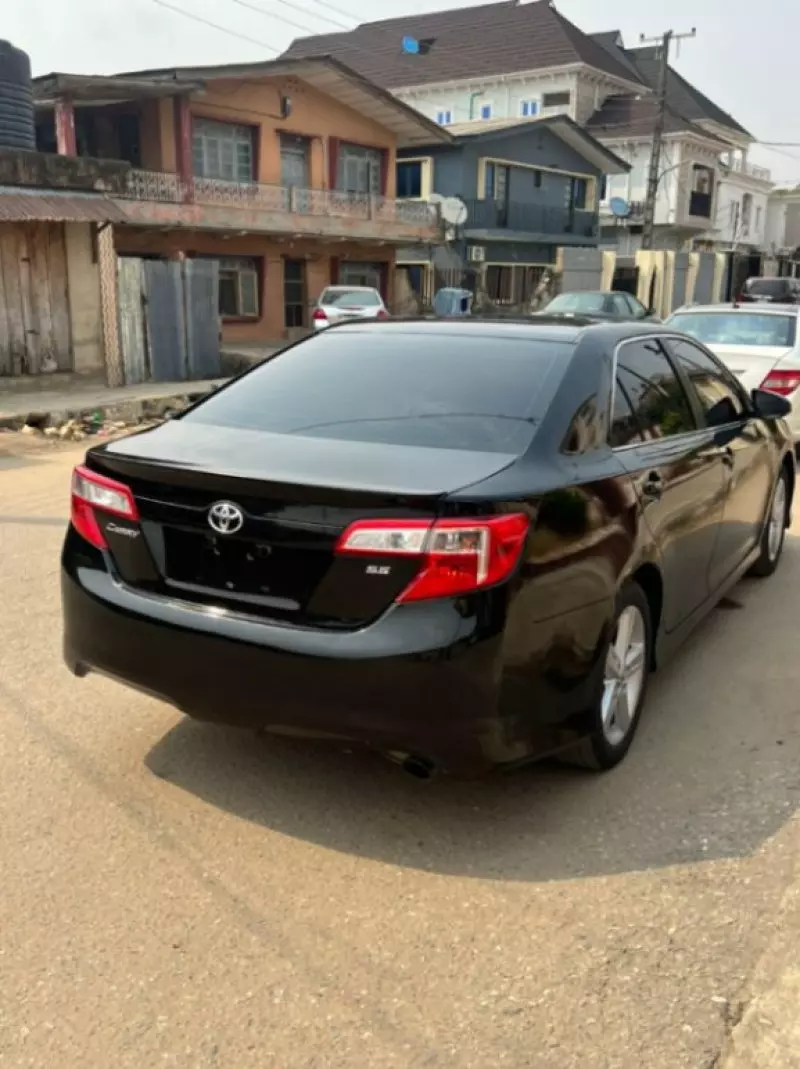 Toyota Camry - 2013