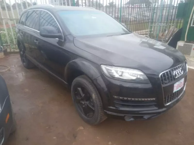 Audi Q7   - 2011