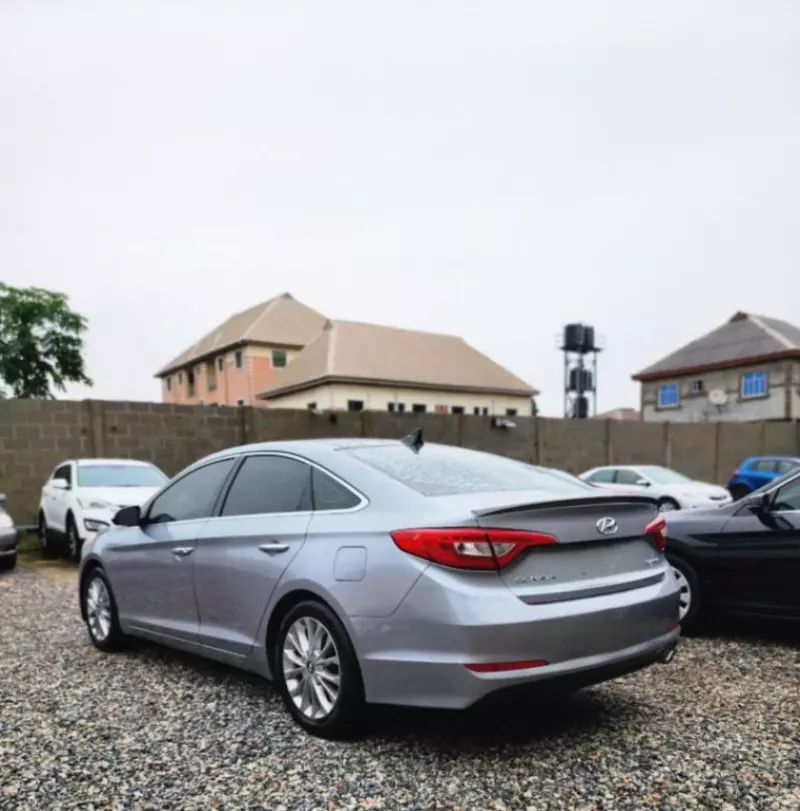 Hyundai Sonata   - 2015