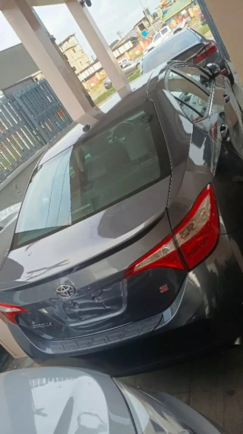 Toyota Corolla   - 2014