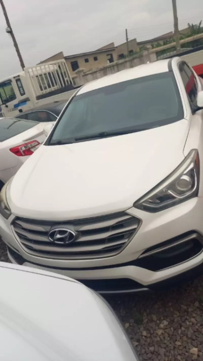 Hyundai Santa Fe - 2017