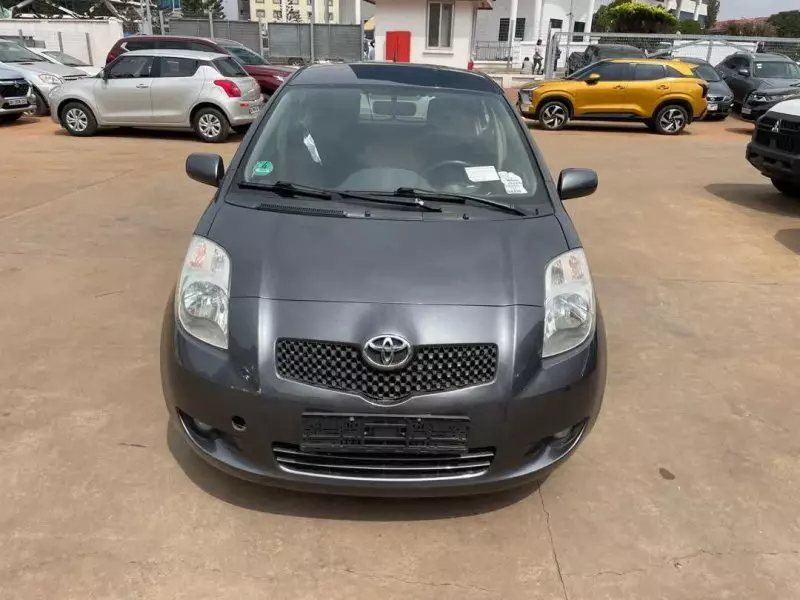 Toyota Yaris   - 2012