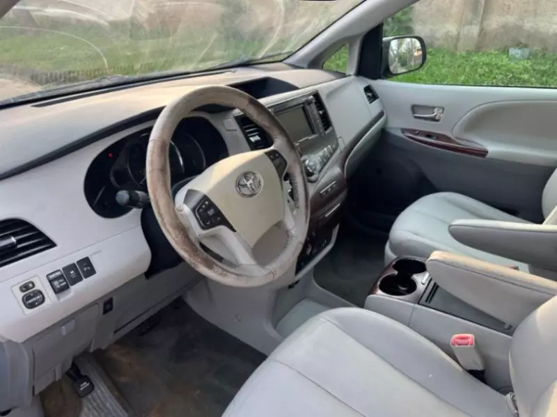 Toyota Sienna   - 2012