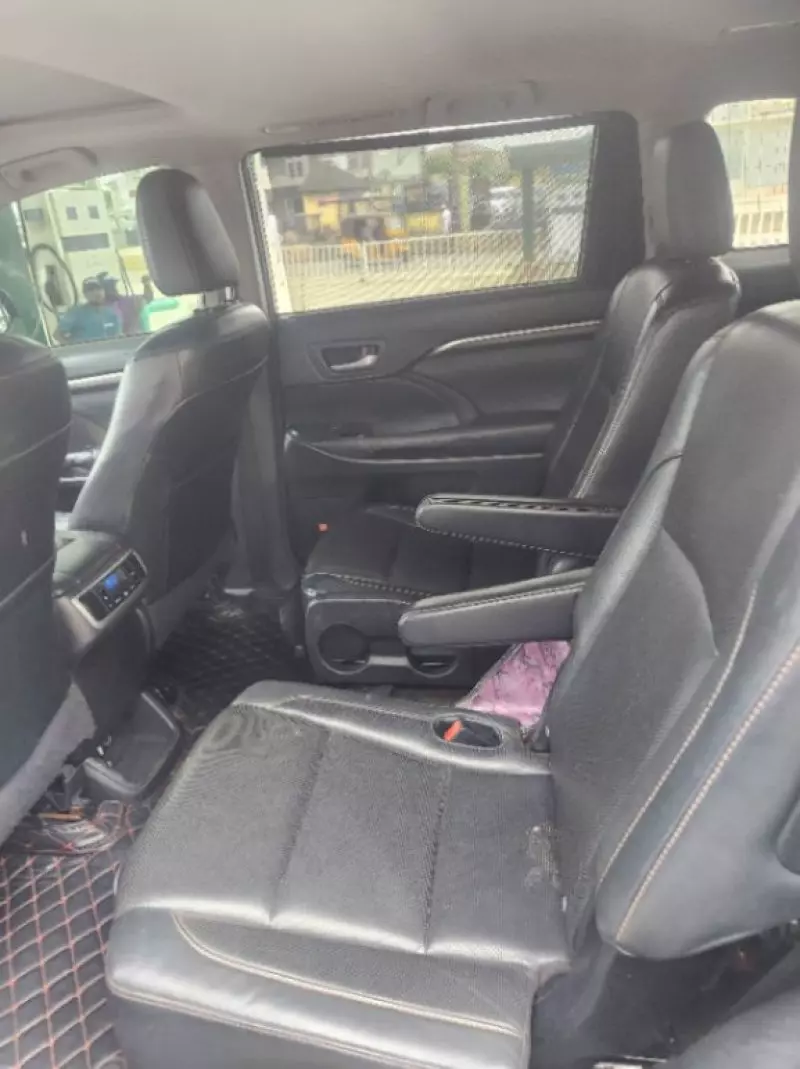Toyota Highlander   - 2013