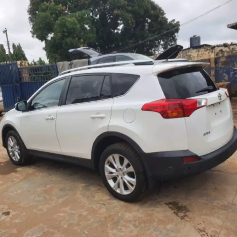 Toyota RAV 4   - 2015