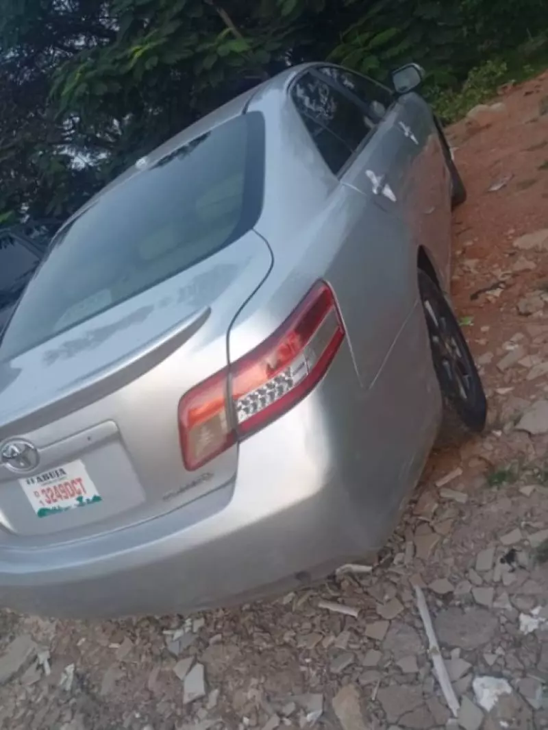 Toyota Camry - 2010