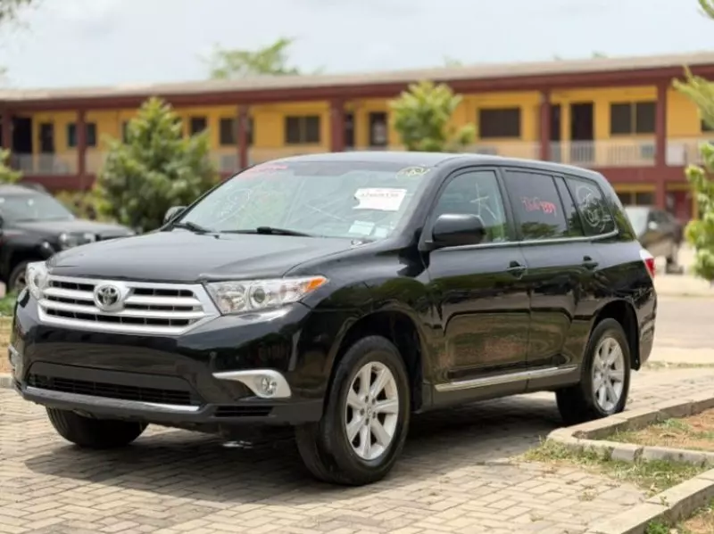 Toyota Highlander   - 2013