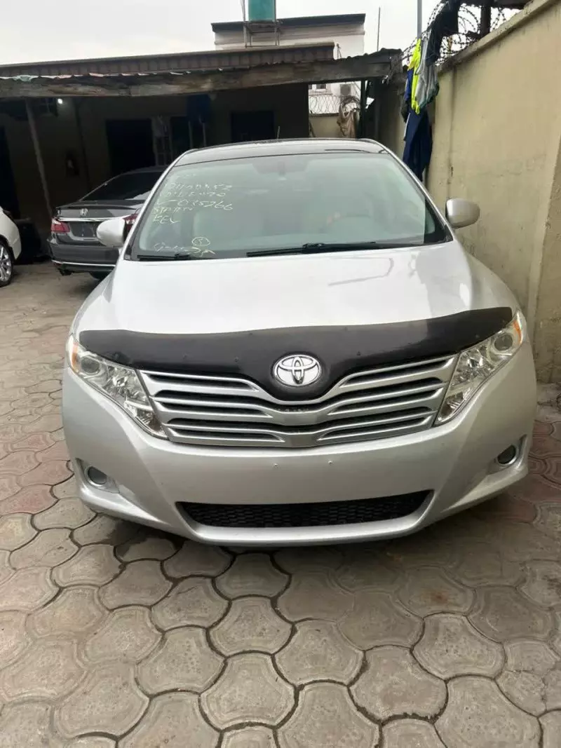 TOYOTA Venza   - 2010