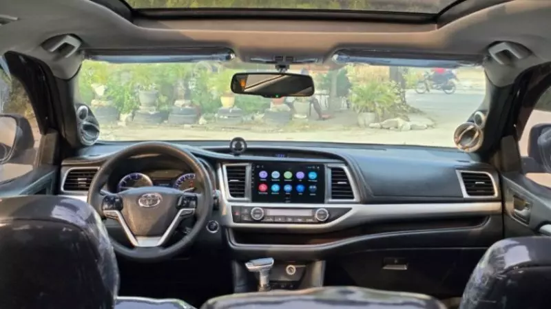 Toyota Highlander   - 2015