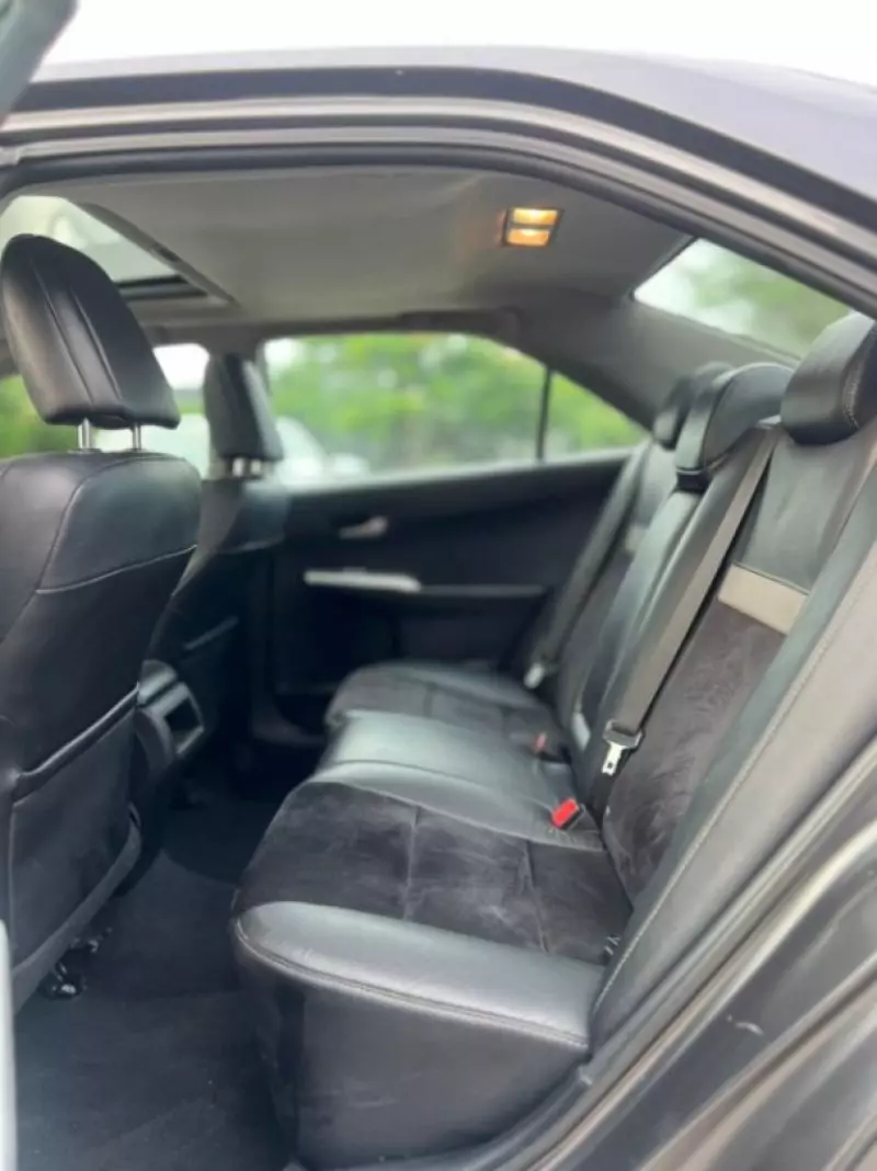 Toyota Camry   - 2012