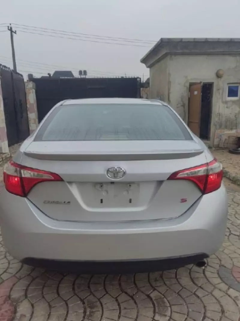 TOYOTA Corolla - 2014