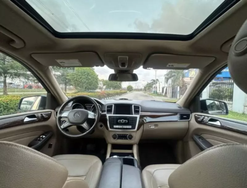 Mercedes-Benz ML 350   - 2012