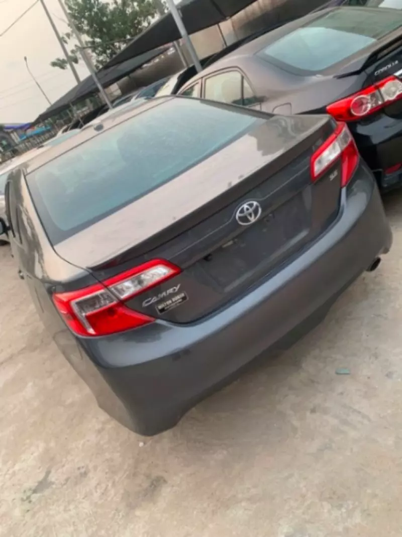 Toyota Camry   - 2013