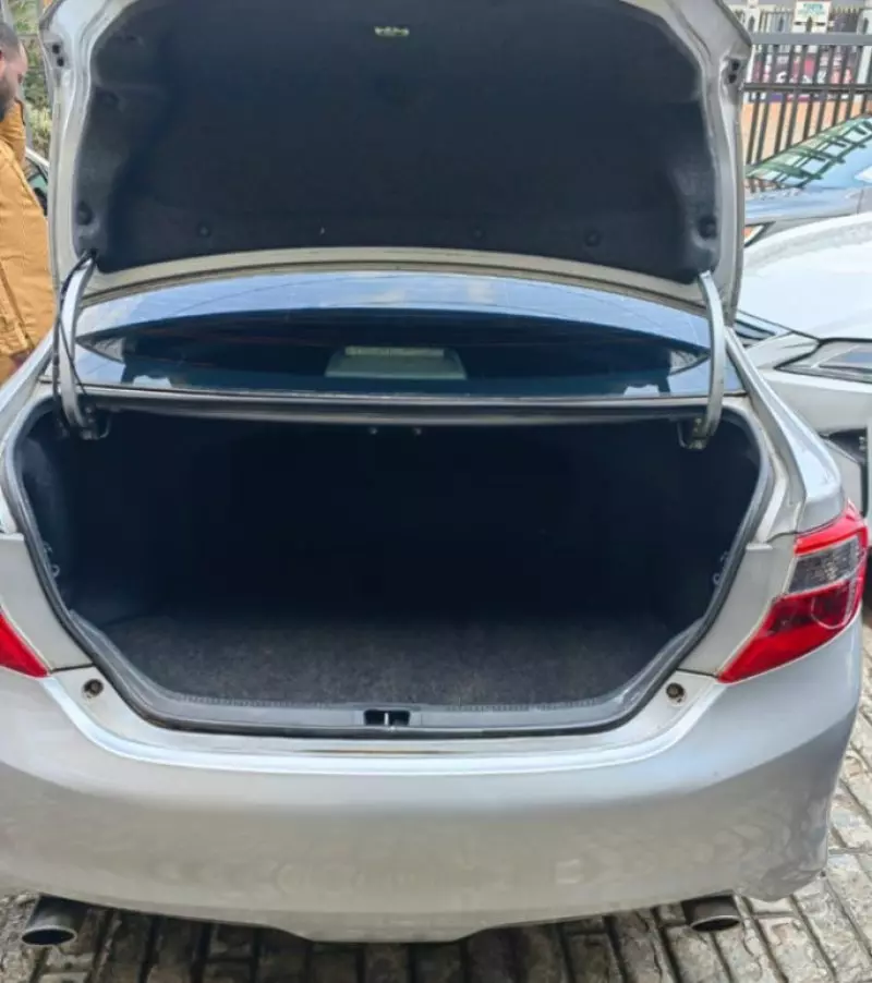 Toyota Camry   - 2012