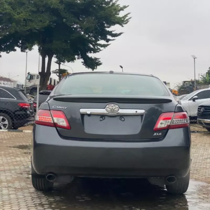 TOYOTA Camry   - 2010