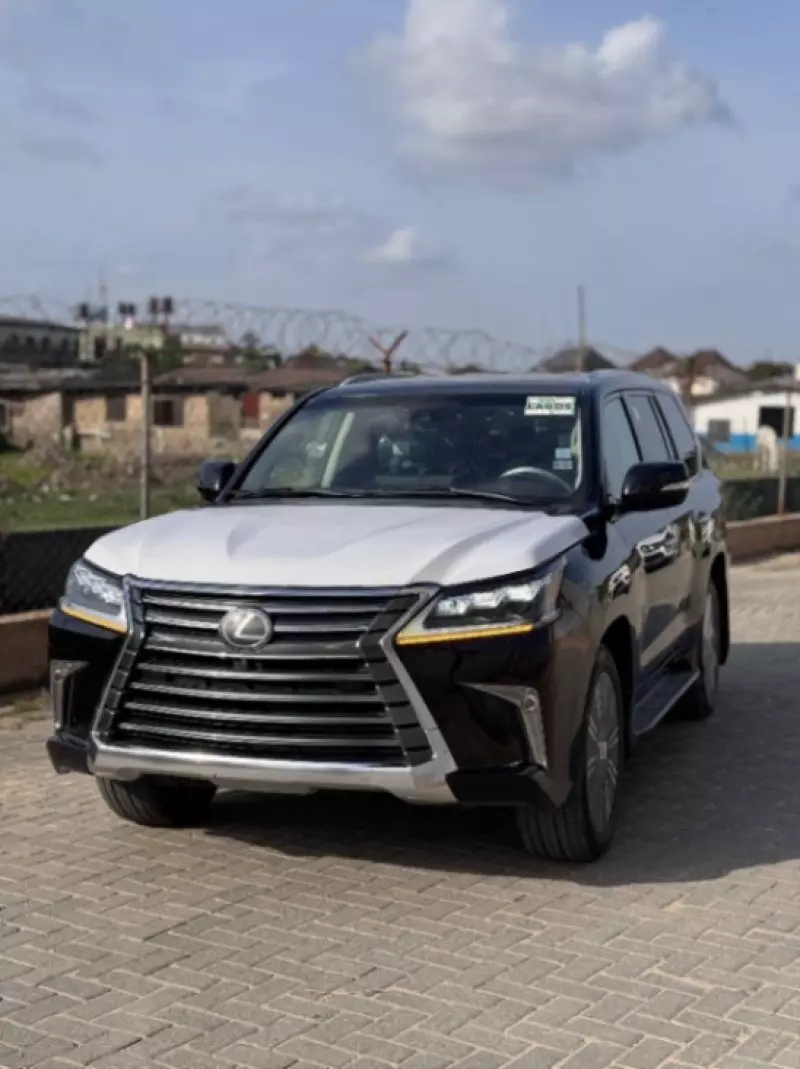 Lexus LX   - 2017