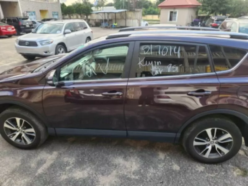 TOYOTA RAV4   - 2018