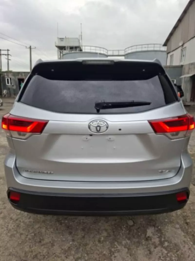 TOYOTA Highlander   - 2018