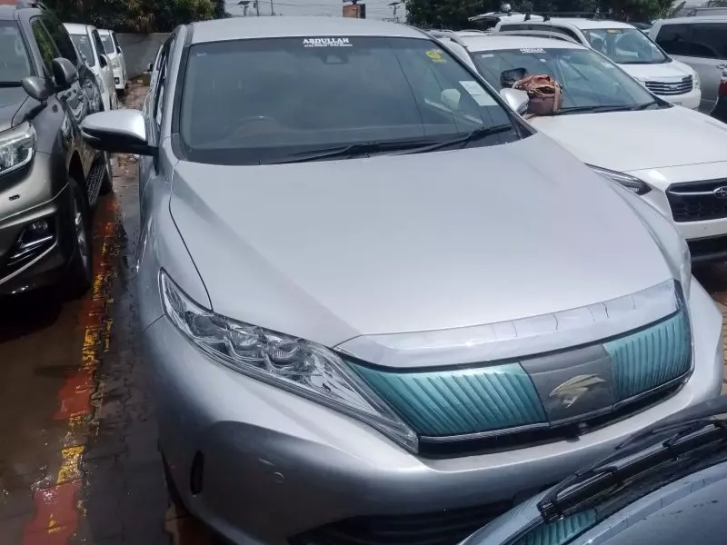 Toyota Harrier   - 2016