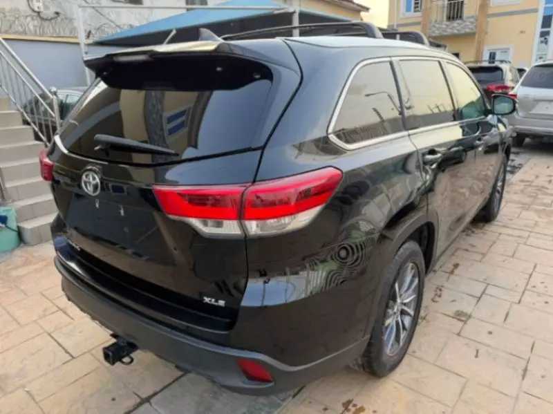 Toyota Highlander   - 2019