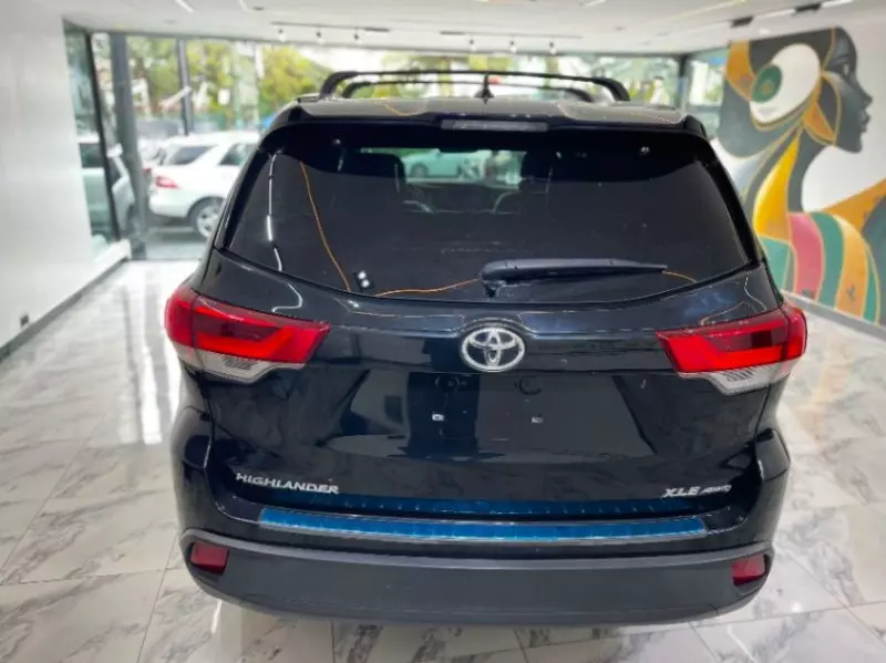 TOYOTA Highlander   - 2019
