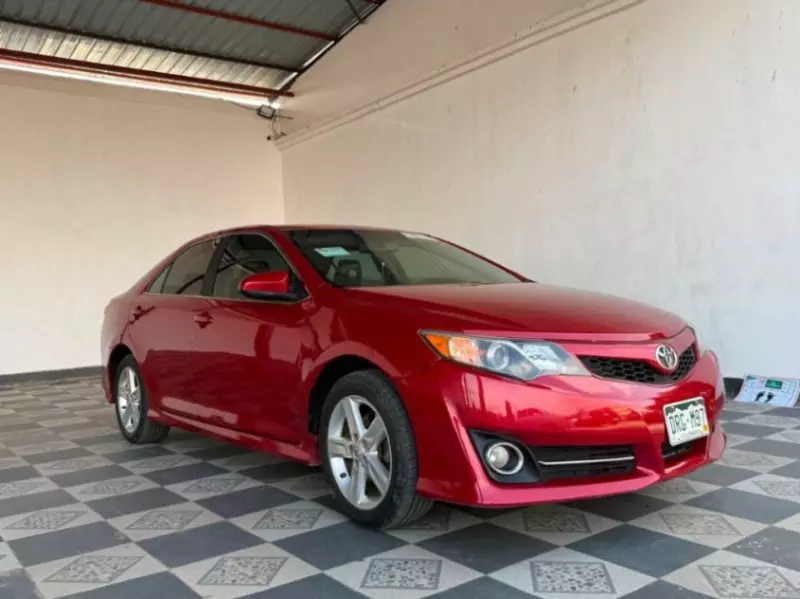 TOYOTA Camry - 2012