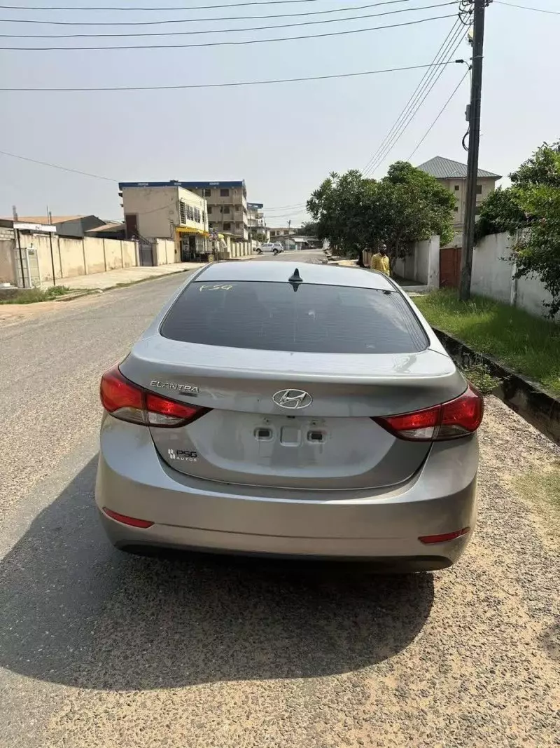 Hyundai Elantra   - 2016
