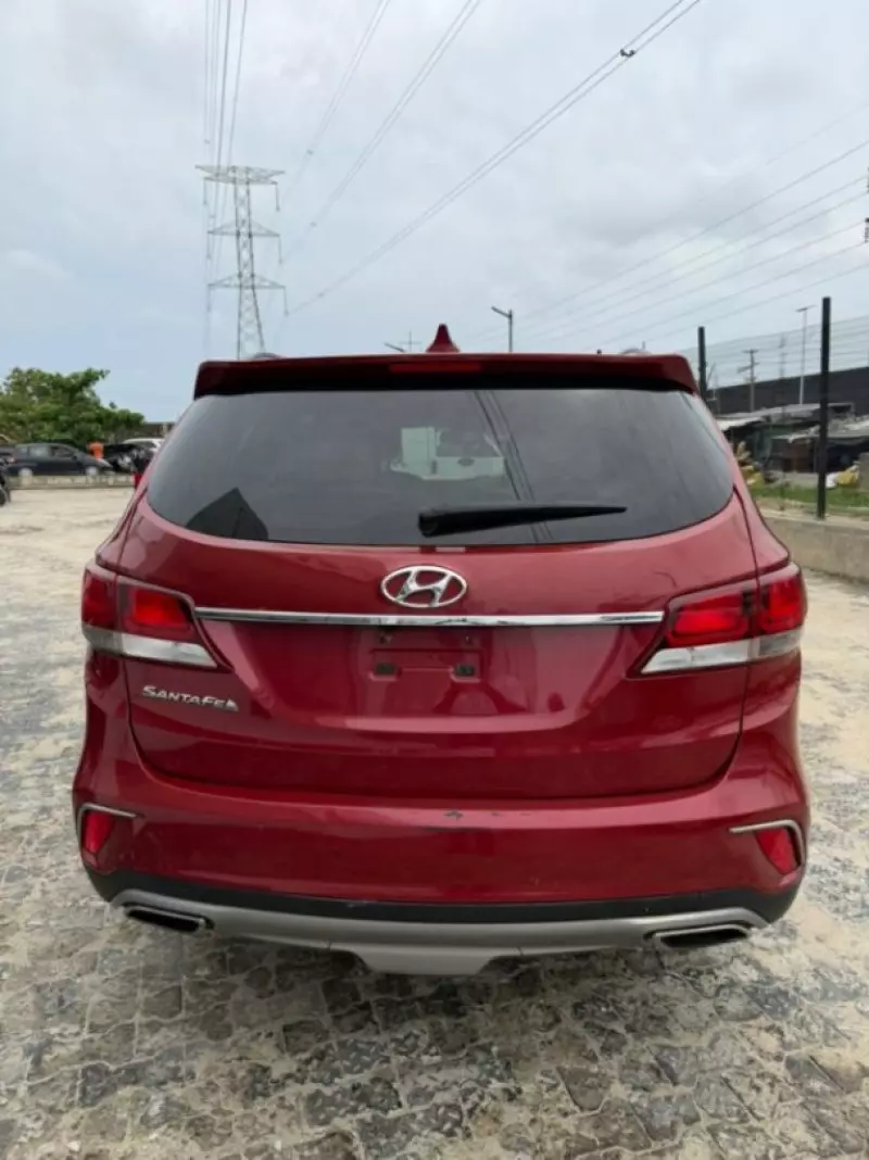 Hyundai Santa Fe - 2017