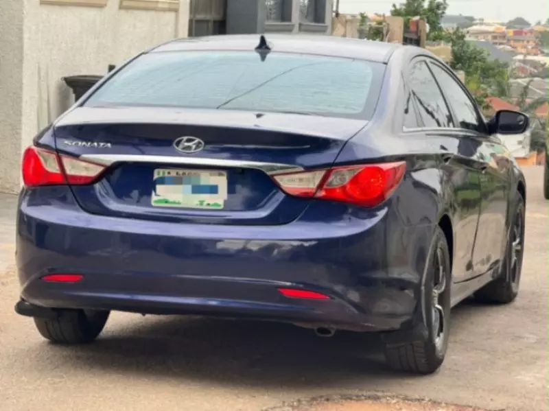 Hyundai Sonata - 2011