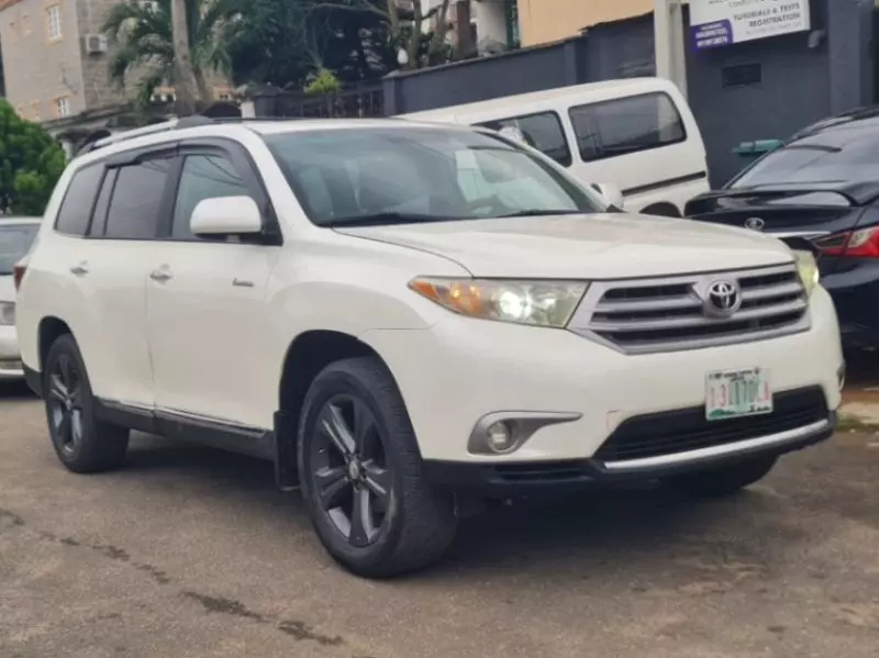 TOYOTA Highlander   - 2011