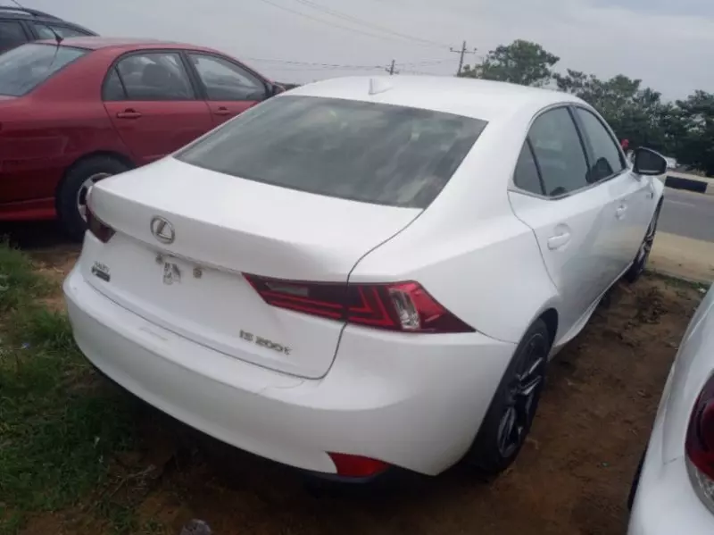 Lexus IS 200   - 2016