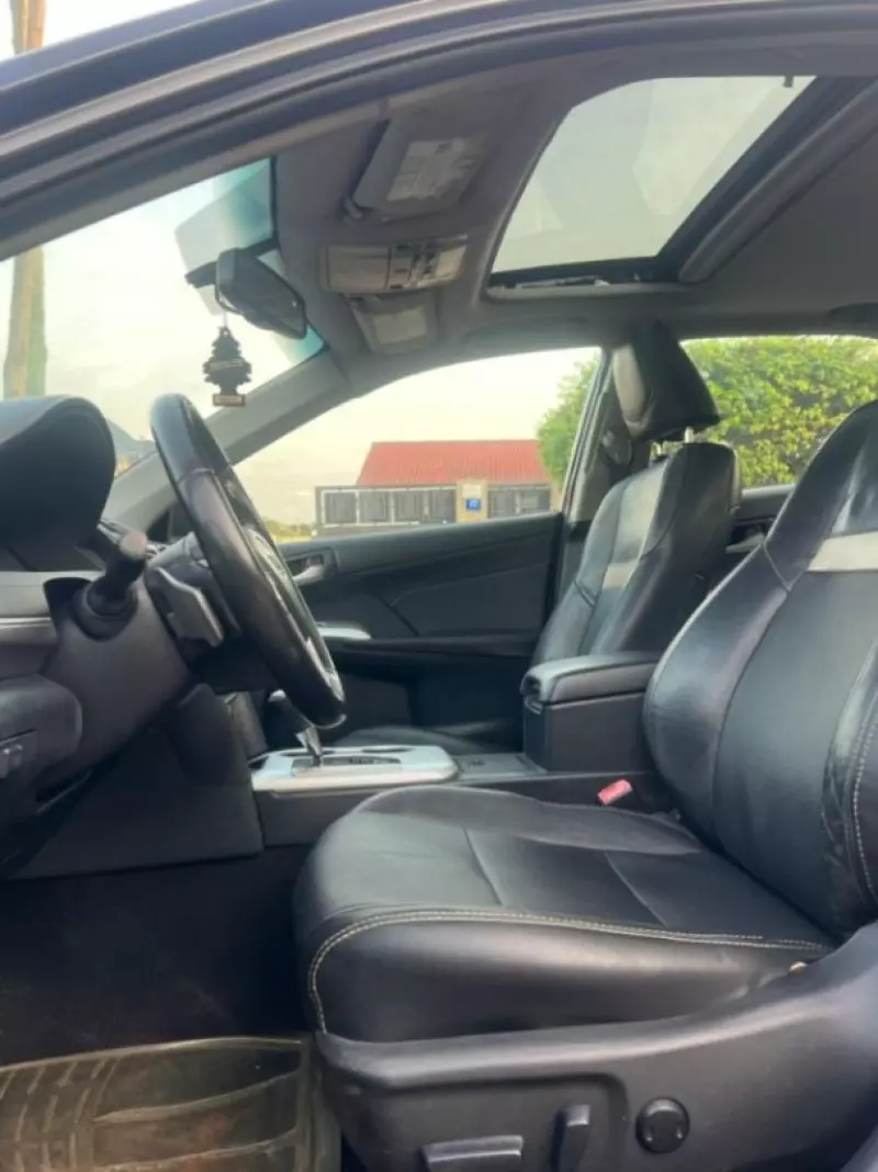 Toyota Camry   - 2014