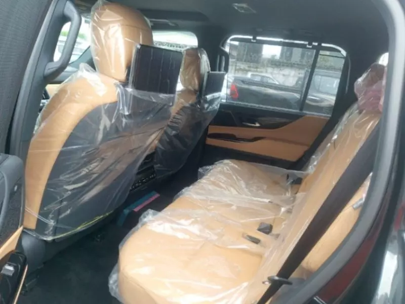 Lexus LX 600   - 2025