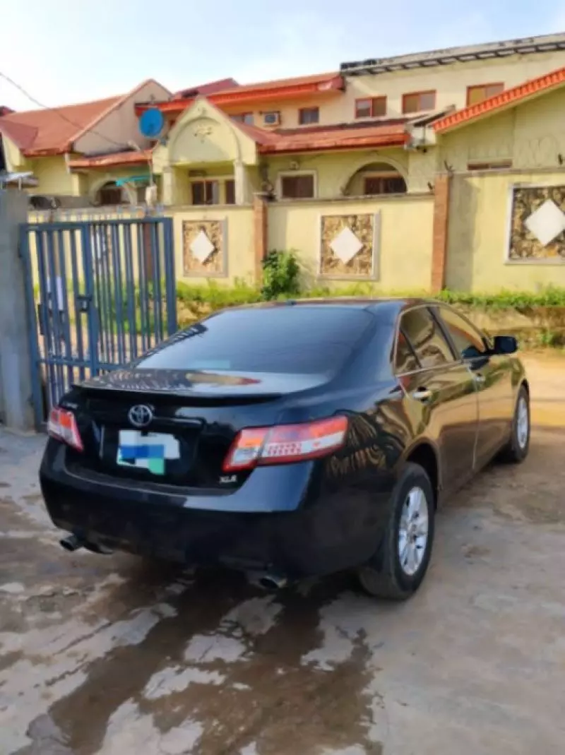 TOYOTA Camry - 2011