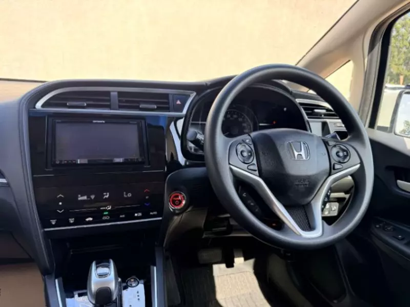 Honda Fit shuttle    - 2019