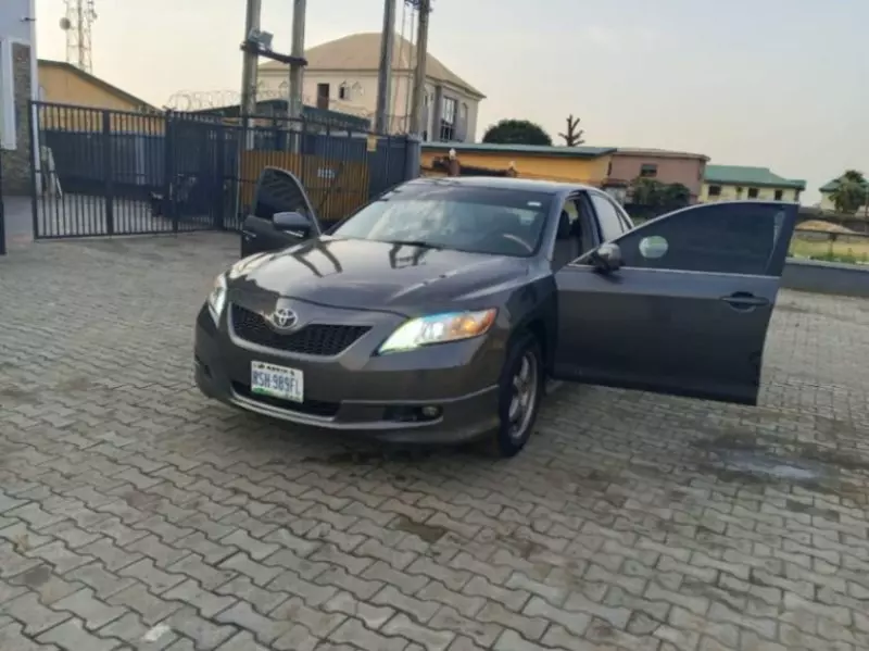 Toyota Camry   - 2008