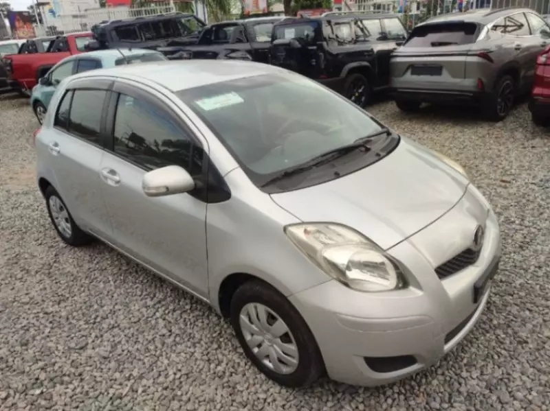 Toyota Vitz   - 2010