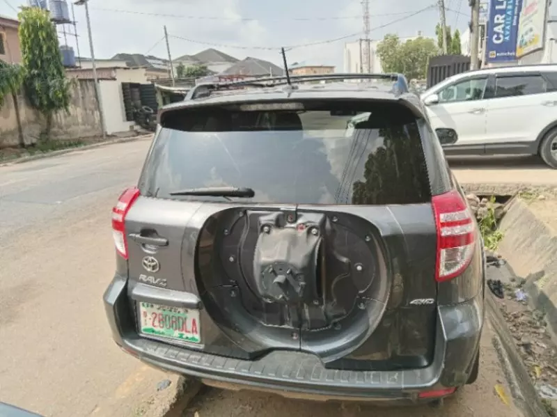 Toyota RAV 4   - 2012