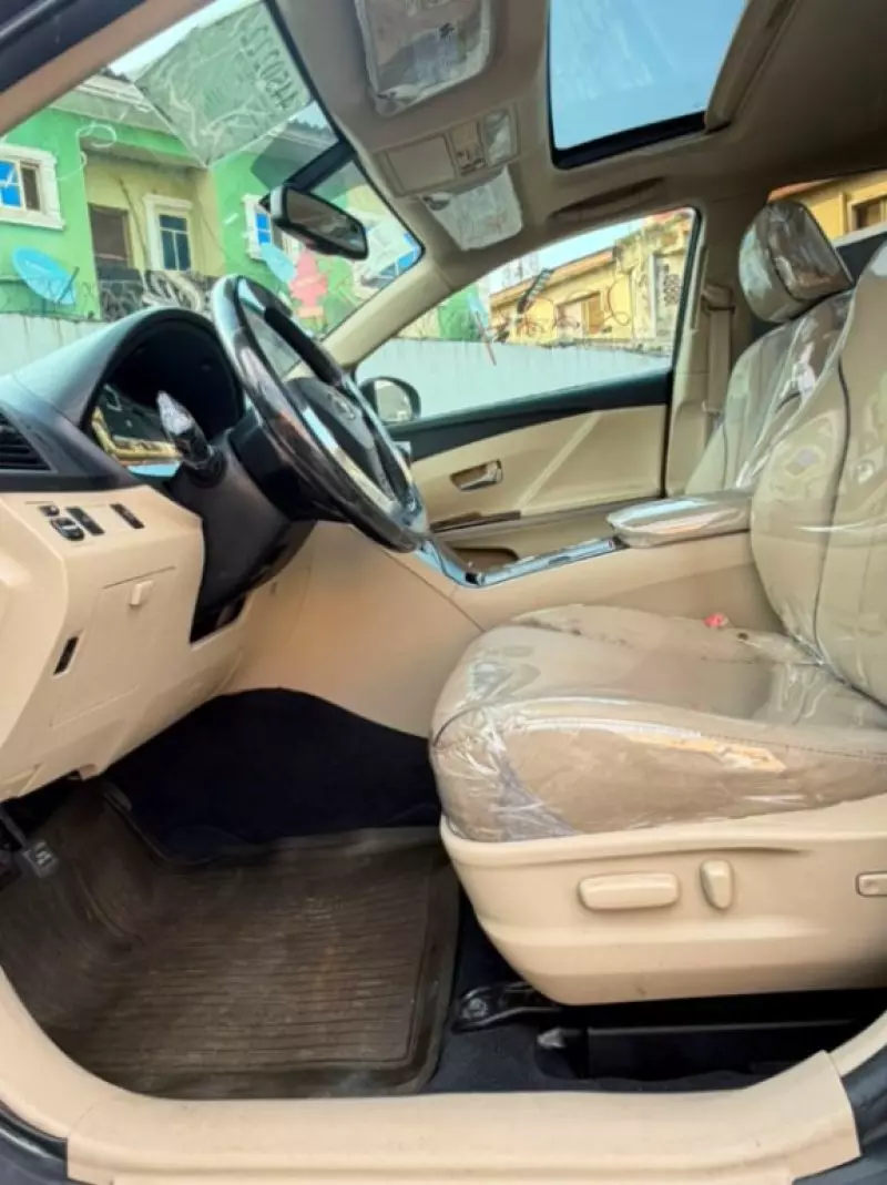 TOYOTA Venza   - 2010