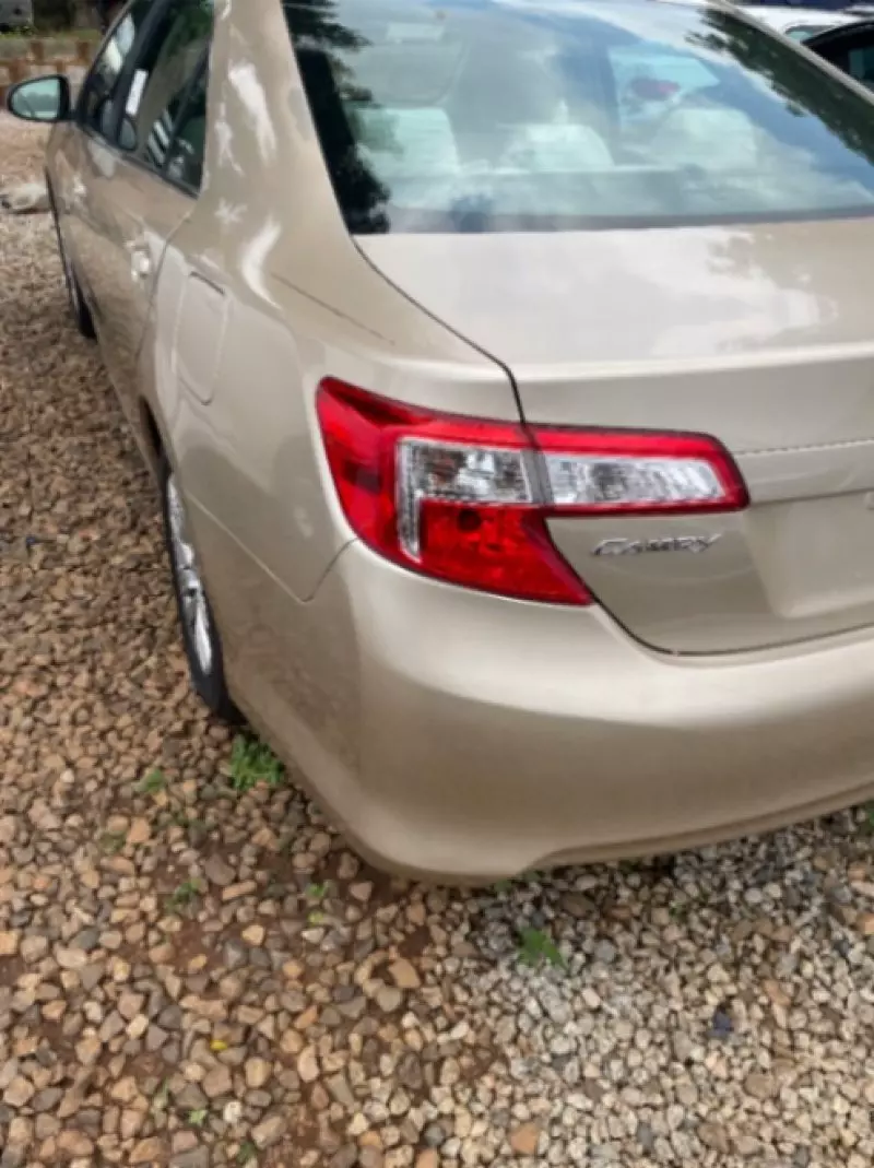 TOYOTA Camry   - 2012