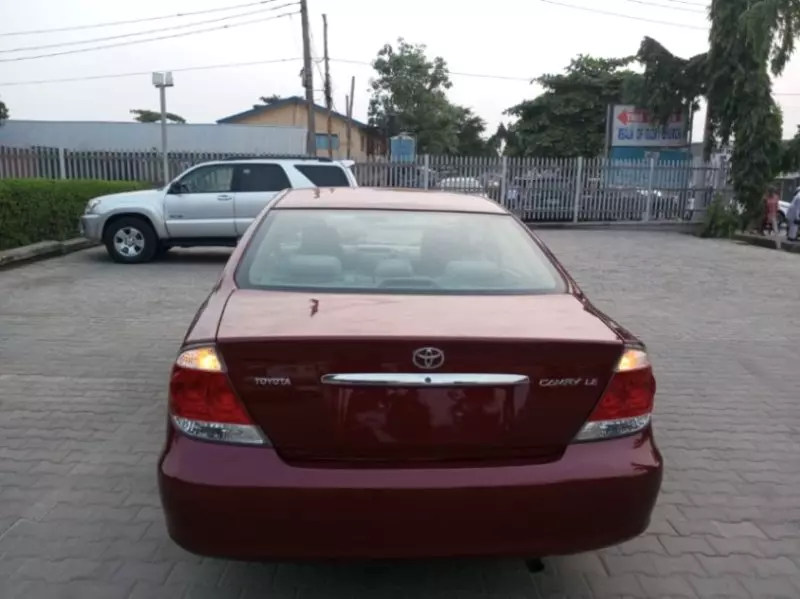 Toyota Camry   - 2006